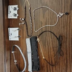 Lot of black/diamond custom jewelry earrings and chokernecklaces.